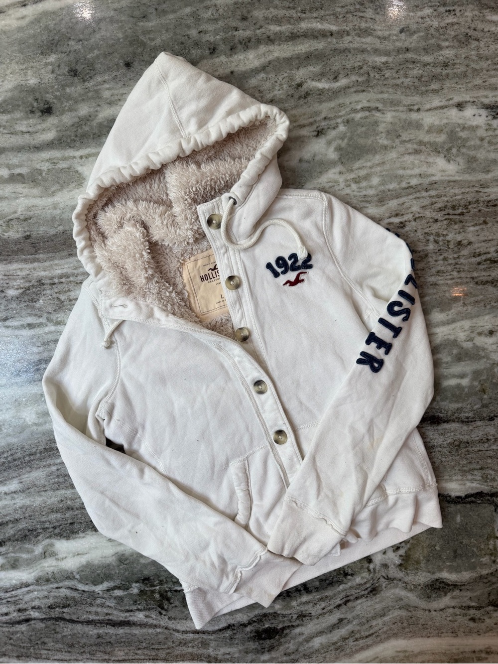 Y2K 2000s Vibe Hollister White Sherpa-Lined Hoodie with Navy Accents - Picture 6 of 6